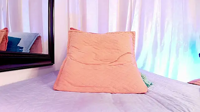 danna berlin  online show from 02/18/25, 10:25