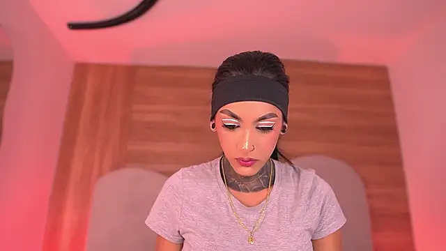 danna berlin  online show from 05/05/26, 07:33