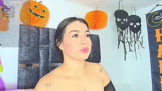 Natasharuso online show from 10/25/25, 08:36