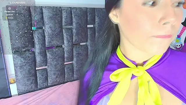 Natasharuso online show from 10/29/25, 10:39