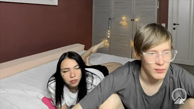 Laura Key online show from 10/27/25, 08:57