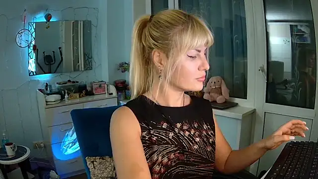 GlamSquirt online show from 03/11/25, 04:18