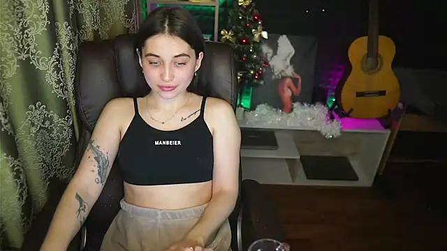 delicatedBailey online show from 01/13/25, 05:23