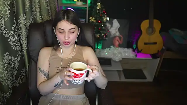 delicatedBailey online show from 03/10/25, 02:59