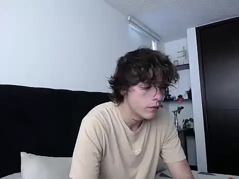 Santiago kiler online show from 12/11/24, 01:49