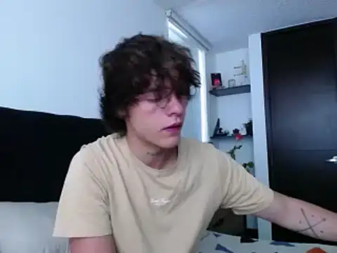 Santiago kiler online show from 12/11/24, 04:53