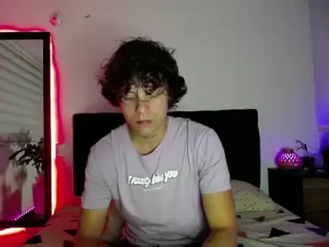 Santiago kiler online show from 12/12/24, 12:16