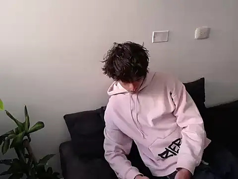 Santiago kiler online show from 01/31/25, 02:28