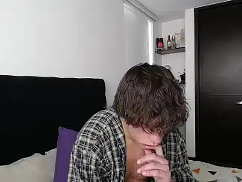 Santiago kiler online show from 02/20/25, 09:42