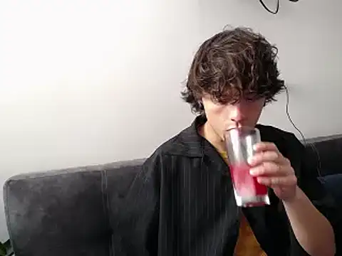 Santiago kiler online show from 03/07/25, 01:51