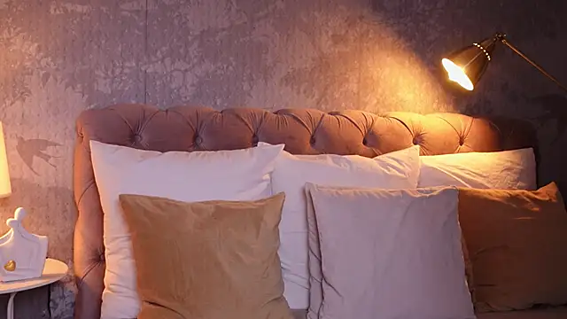 Snapshot of AngelaFay chatting on 03/17/25, 06:18 AngelaFay online show from 03/17/25, 06:18