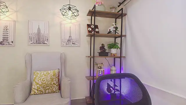 Sassy--Girl online show from 04/17/26, 06:22