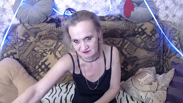 MissBekker online show from 10/02/25, 11:45