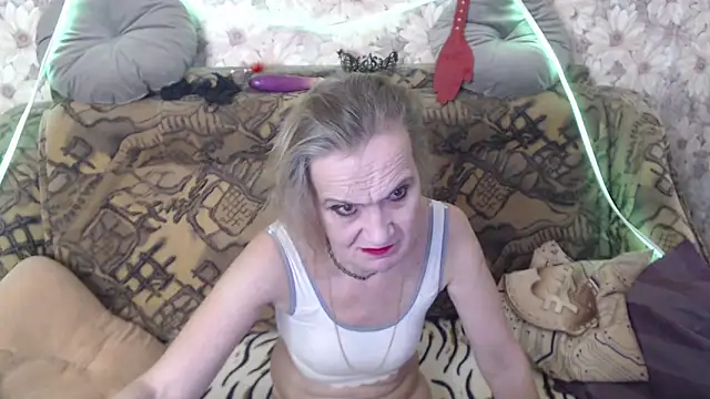 MissBekker online show from 11/05/25, 01:49