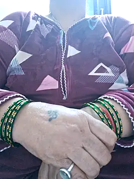 Snapshot of Kavya_XX chatting on 12/31/24, 05:29 Kavya XX online show from 12/31/24, 05:29