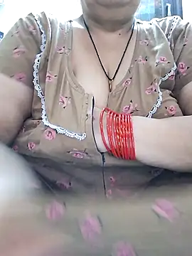 Snapshot of Kavya_XX chatting on 10/04/25, 03:54 Kavya XX online show from 10/04/25, 03:54