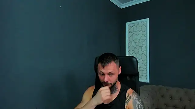Snapshot of BrianHunts chatting on 06/21/26, 04:37 BrianHunts online show from 06/21/26, 04:37