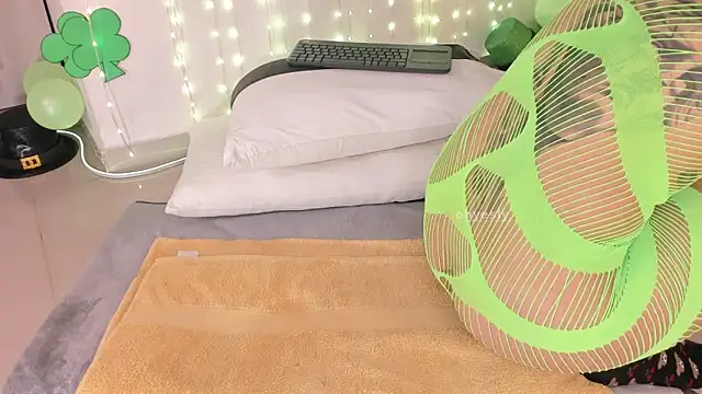 ohyesly  online show from 03/09/26, 10:19