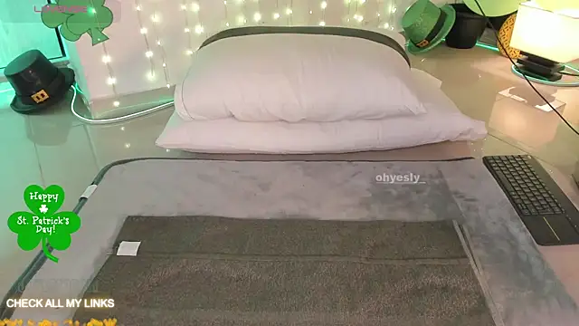 ohyesly  online show from 03/27/26, 10:15