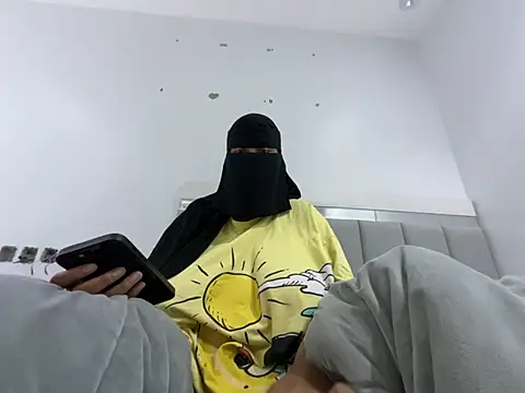 Submissive Arab online show from 01/11/25, 10:51