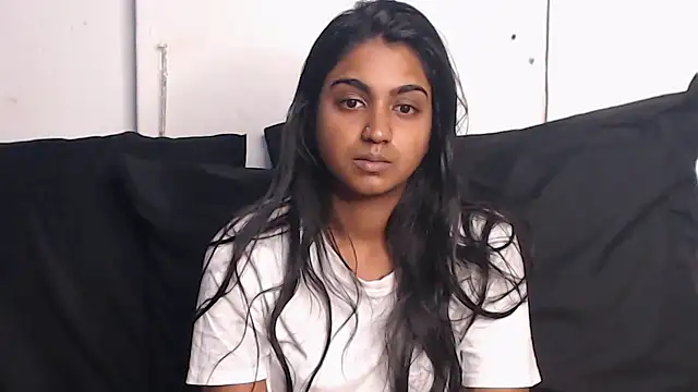 Delilah Blazee online show from 03/04/25, 05:56