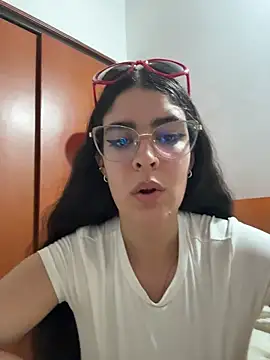  Niah  online show from 02/15/26, 02:08