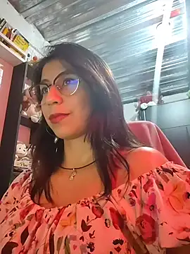 kateeen18 online show from 12/18/25, 03:12