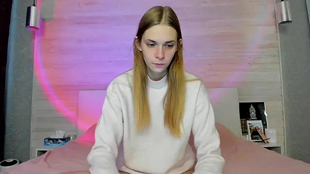 molly hunt  online show from 11/18/25, 03:56