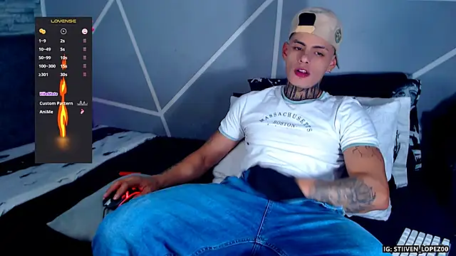 danilohot 19 online show from 10/04/25, 09:24