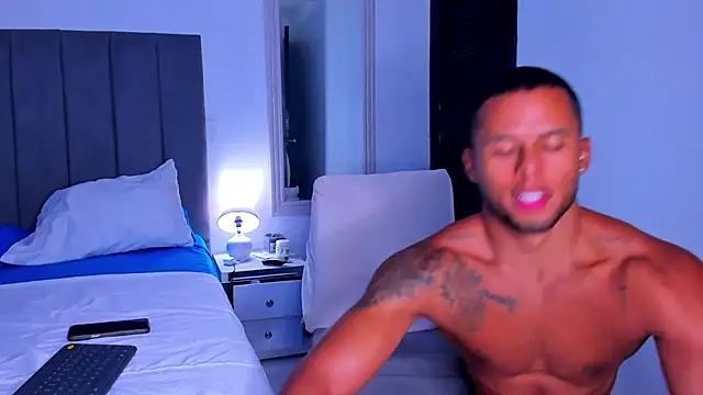 ethan brown  online show from 10/04/25, 03:32