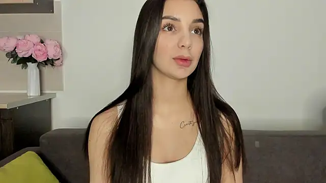 Snapshot of miss_emily_ chatting on 12/23/24, 07:41 miss emily  online show from 12/23/24, 07:41