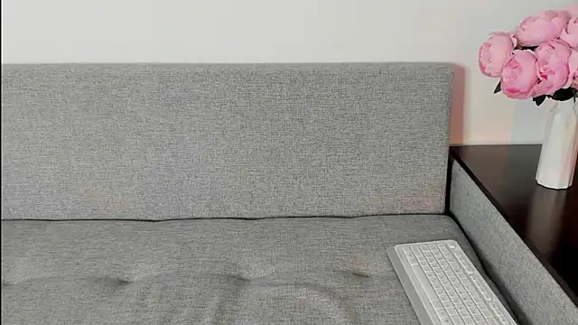 Snapshot of miss_emily_ chatting on 10/18/25, 11:05 miss emily  online show from 10/18/25, 11:05