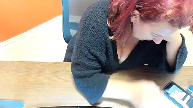 NikkiHolland online show from 05/09/26, 08:41
