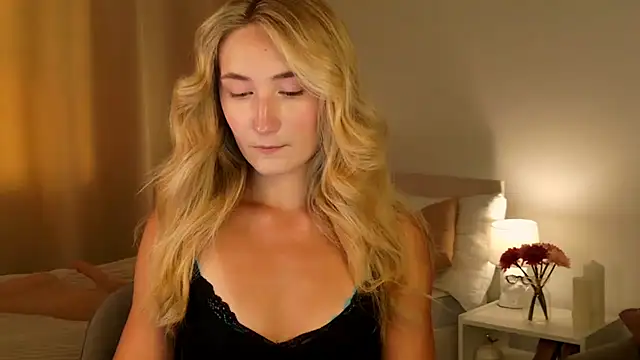Snapshot of bella__rose chatting on 07/24/26, 11:52 bella rose online show from 07/24/26, 11:52