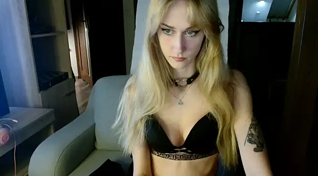 Snapshot of goldhaarigeDame chatting on 02/12/25, 07:35 goldhaarigeDame online show from 02/12/25, 07:35