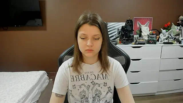 Snapshot of SoniNesti chatting on 06/17/26, 03:35 SoniNesti online show from 06/17/26, 03:35