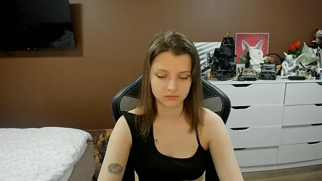 Snapshot of SoniNesti chatting on 06/18/26, 03:49 SoniNesti online show from 06/18/26, 03:49