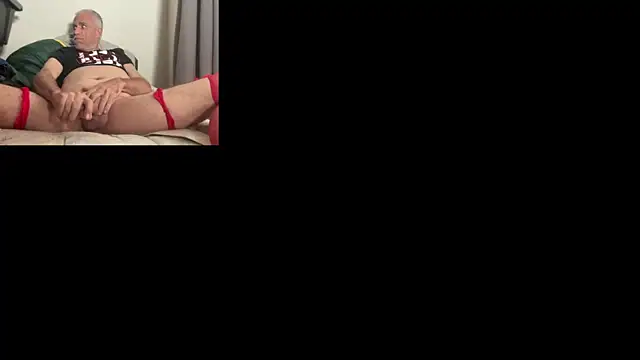 Snapshot of texpig chatting on 12/23/24, 03:01 texpig online show from 12/23/24, 03:01