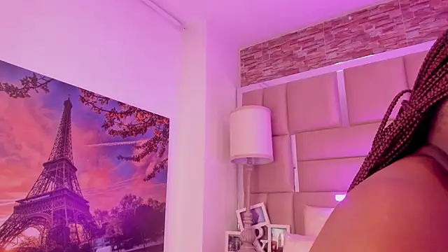 ShaniaBrownn online show from 04/11/26, 07:40