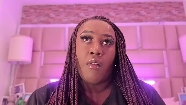 ShaniaBrownn online show from 05/29/26, 07:45