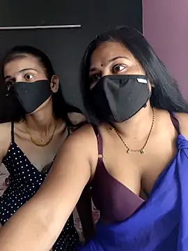 Snapshot of cutee__crazy chatting on 04/25/26, 02:03 cutee crazy online show from 04/25/26, 02:03