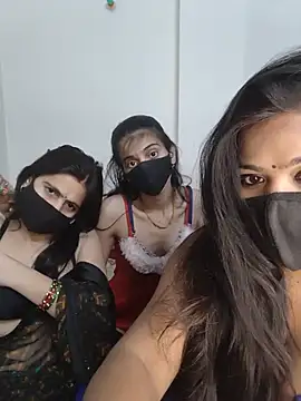 Snapshot of cutee__crazy chatting on 06/03/26, 02:55 cutee crazy online show from 06/03/26, 02:55