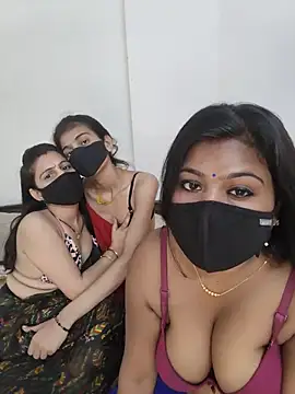 Snapshot of cutee__crazy chatting on 06/14/26, 11:23 cutee crazy online show from 06/14/26, 11:23