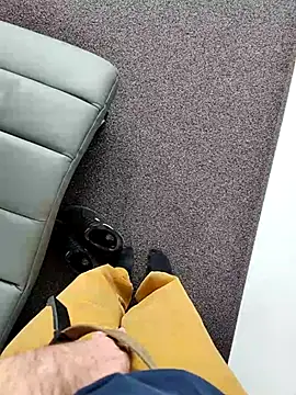 Snapshot of Boring_one chatting on 02/18/25, 12:39 Boring one online show from 02/18/25, 12:39