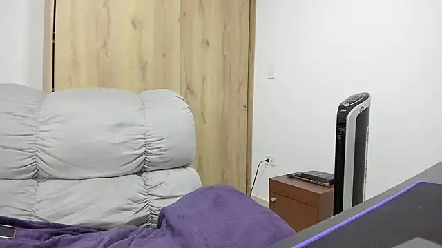 xspecialoomx online show from 12/05/25, 02:14