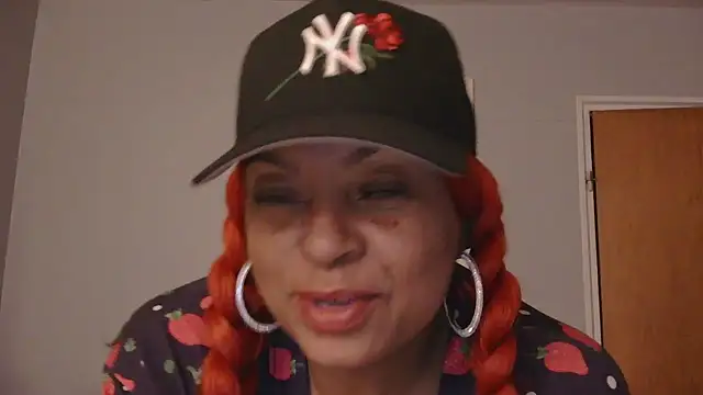 MSweetLindaParks online show from 10/30/25, 04:25