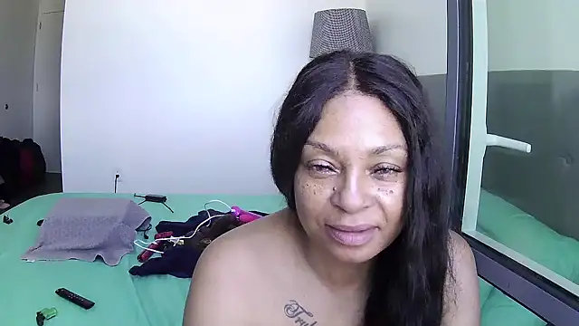 MSweetLindaParks online show from 06/24/26, 04:17