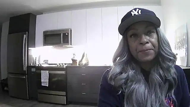 MSweetLindaParks online show from 07/17/26, 03:35