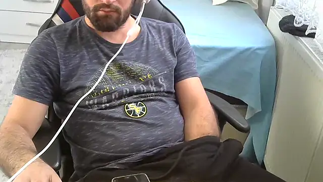 Snapshot of crazybaby5461 chatting on 02/15/26, 01:09 crazybaby5461 online show from 02/15/26, 01:09