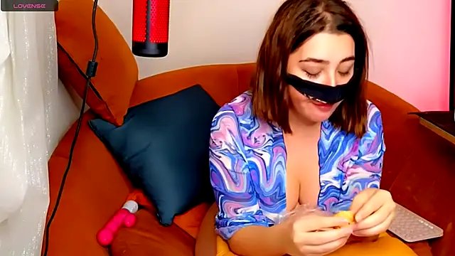  L0VE ME online show from 01/11/25, 09:46